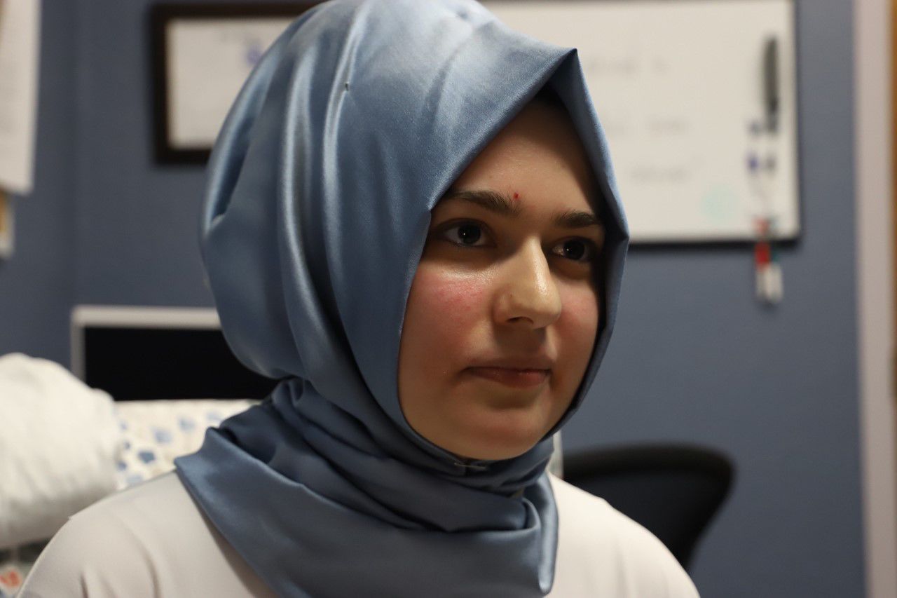 Transitions: Turkish alumna builds new life for herself on U.S. soil (USE top)